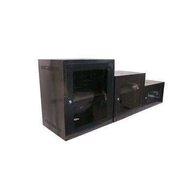 Standard-Server-Rack-Schrank mit zwei Schlüsseln