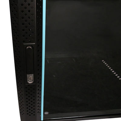 Wandrack Serverrack mit zwei Schlüsseln für Büromöbel und Datenlager